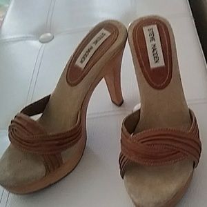 Steve Madden Slip on high hills sz 6 1/2